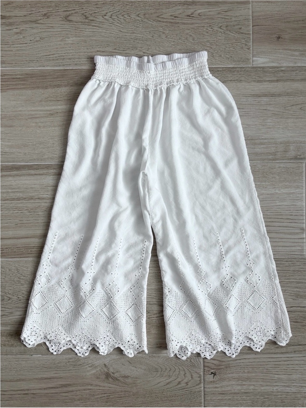 Vintage Havana Wide Leg High Waist Laser Cut Capri Cropped Pants Women’s Medium